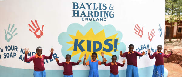 Baylis & Harding: Let's All Put Our Hands Together
